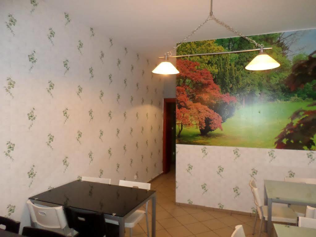 Hostel Krokodyl Varsóvia Exterior foto